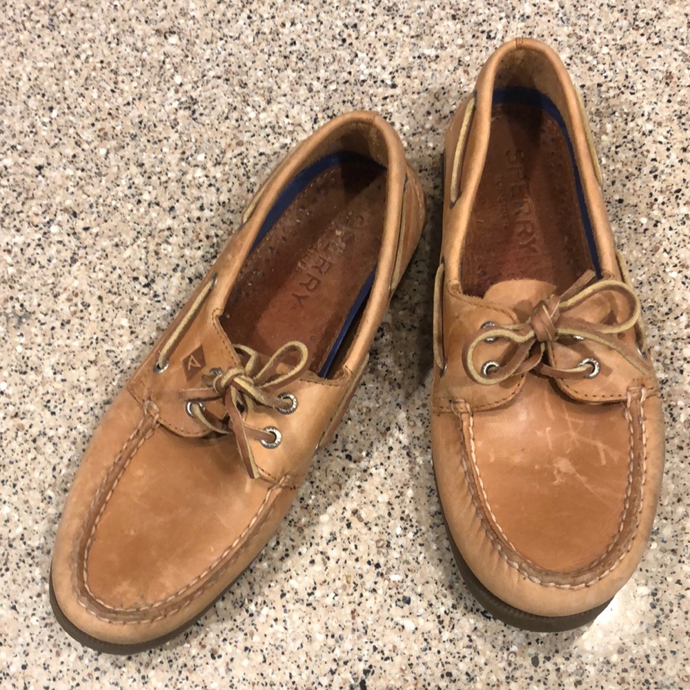 Men’s 8.5 Sperry Brown